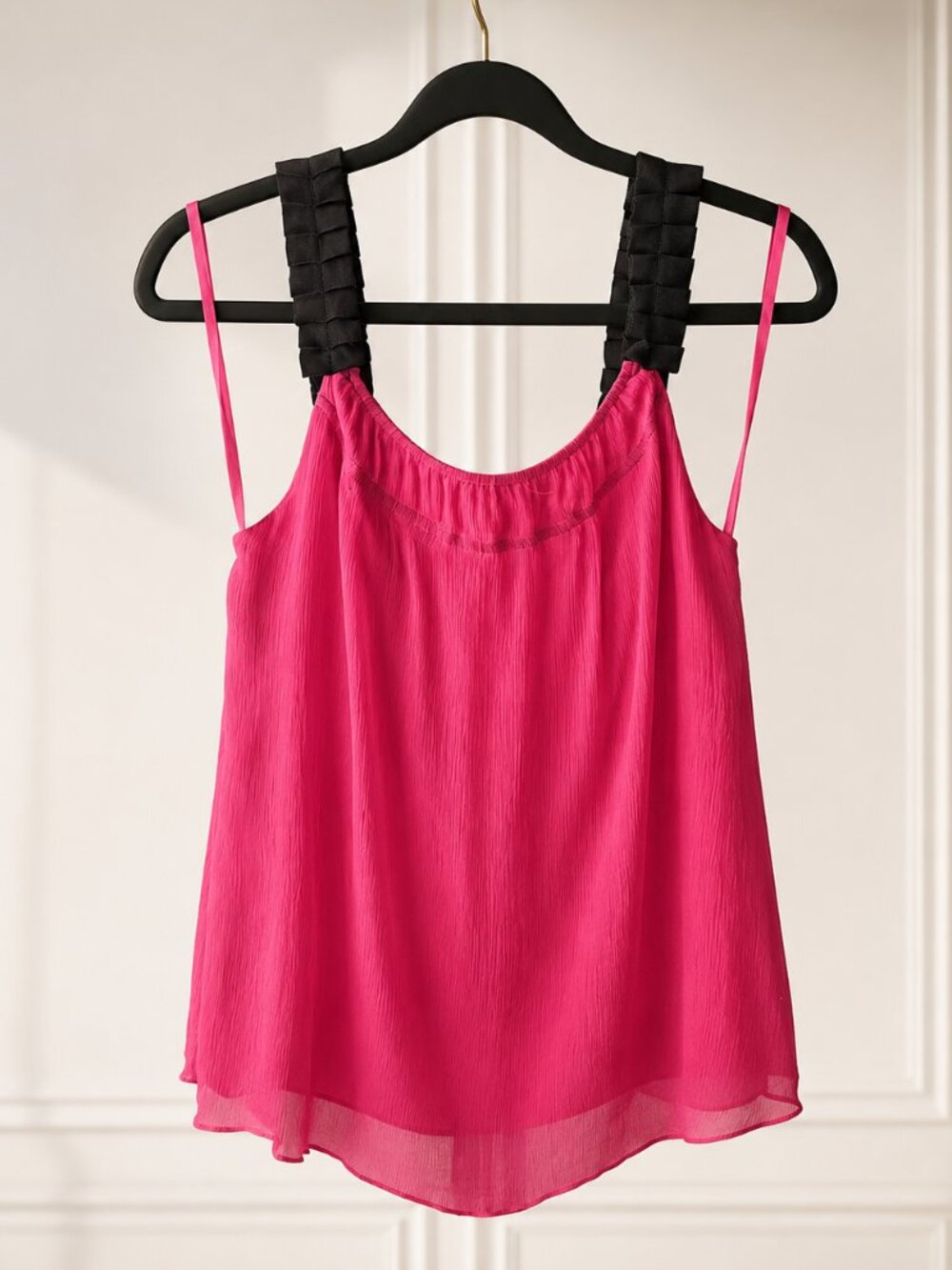 Diane von Furstenberg 100% Silk Fuchsia Top Size 6